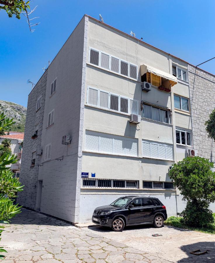 Appartement Fani With Free Private Parking